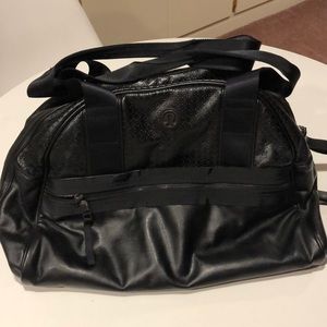 Lululemon Flow to the Om bag